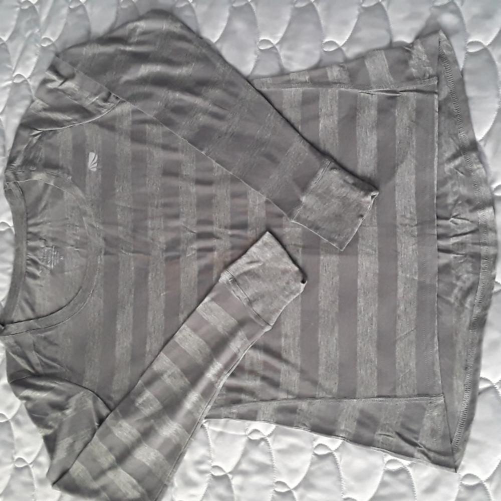 Marike Tek Dry-Wik T-Shirt, Medium & Light Gray, Size M